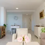 Апартаменти Malagasuite Living Coast *