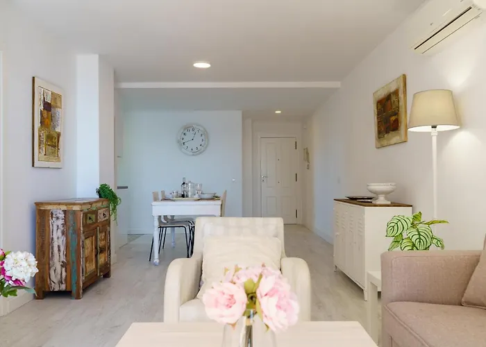 Апартаменты Malagasuite Living Coast *