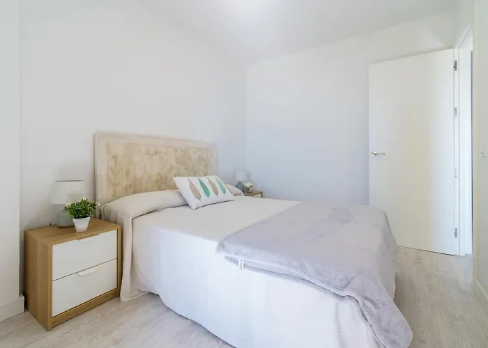 Malagasuite Living Coast דירה פואנגירולה